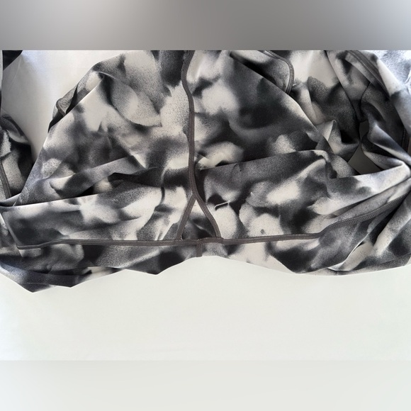 Lululemon Speed Up‎ Crop 21" Blush Blossom Alpine White Black Size 10 - Picture 8 of 12